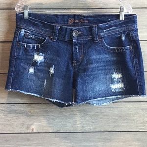 Guess distressed shorts size 29